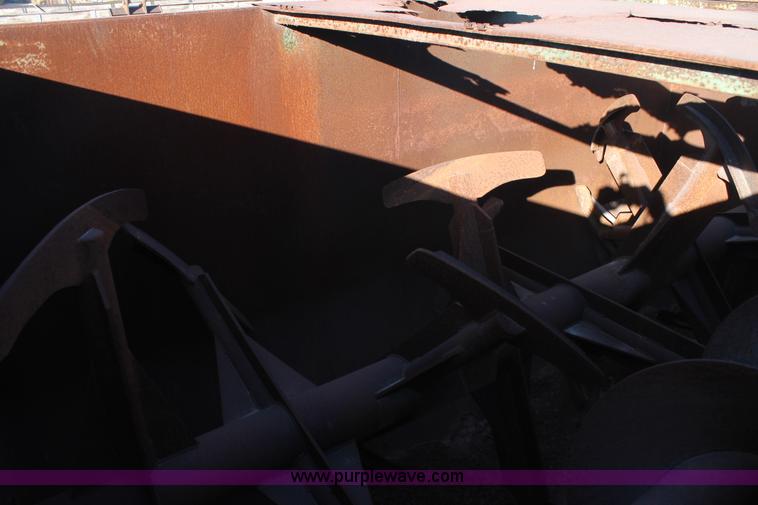 image for item AW9426 Davis feed mixer