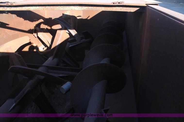 image for item AW9426 Davis feed mixer