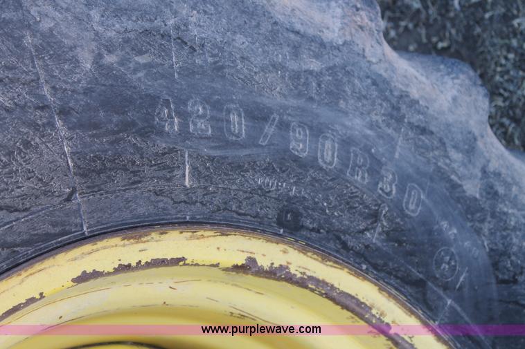 image for item AW9429 2002 John Deere 8420 MFWD tractor