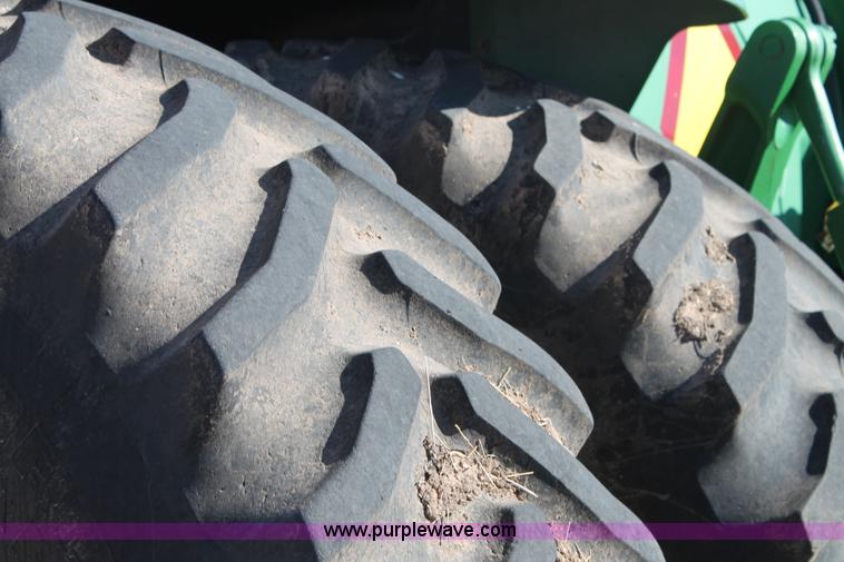 image for item AW9429 2002 John Deere 8420 MFWD tractor