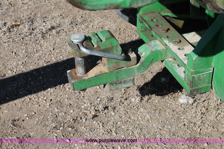 image for item AW9429 2002 John Deere 8420 MFWD tractor