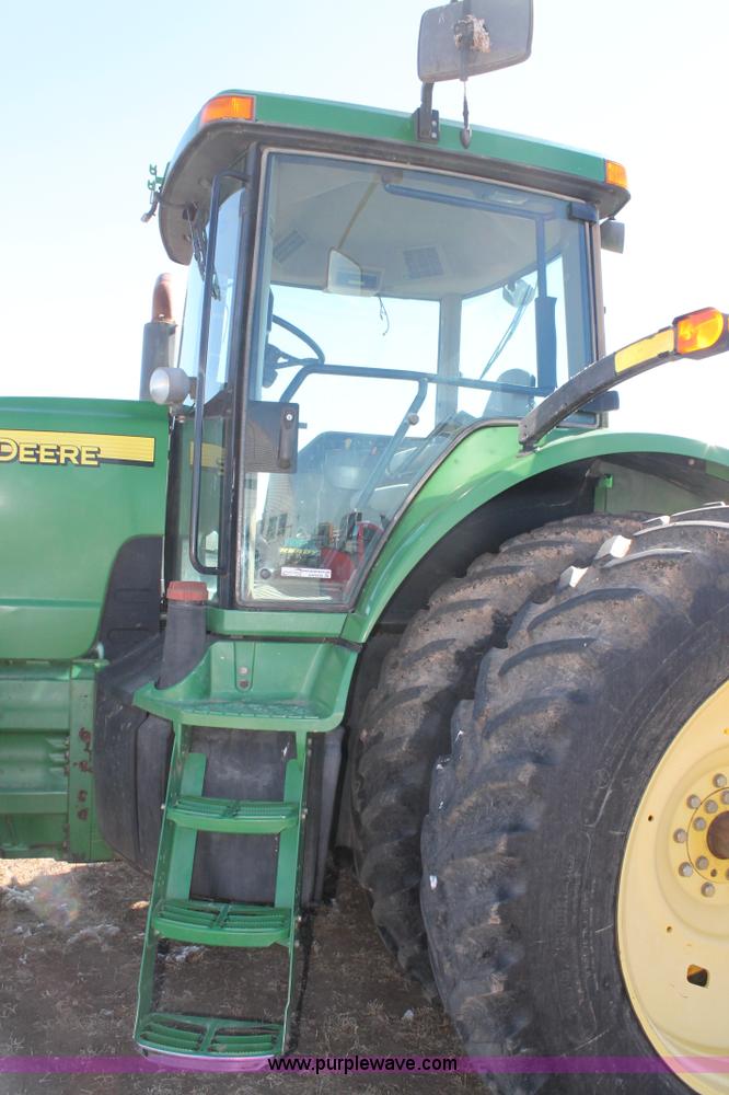 image for item AW9429 2002 John Deere 8420 MFWD tractor