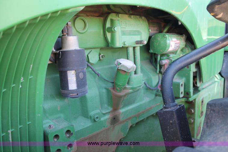 image for item AW9429 2002 John Deere 8420 MFWD tractor