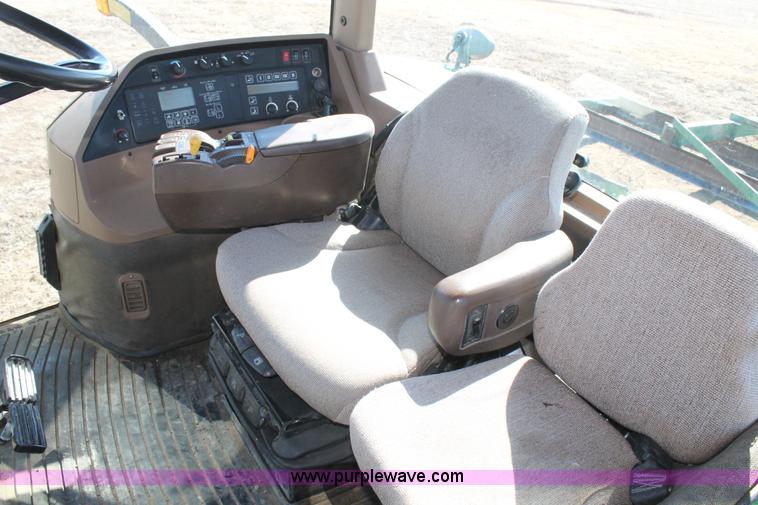 image for item AW9429 2002 John Deere 8420 MFWD tractor