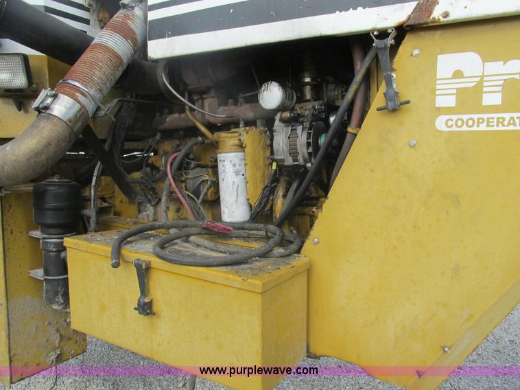 image for item AW9822 1992 Ag-Chem TerraGator 1803 applicator cab and chassis