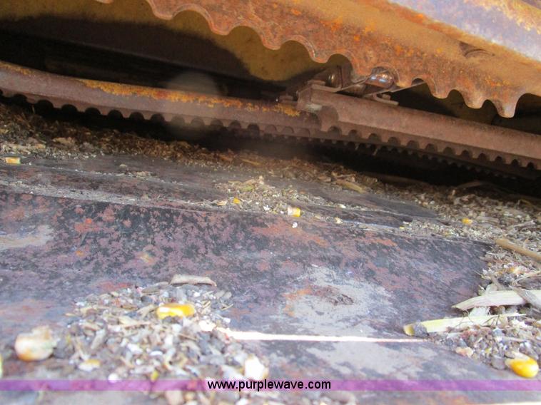 image for item D2297 1995 New Holland TR97 RWA combine