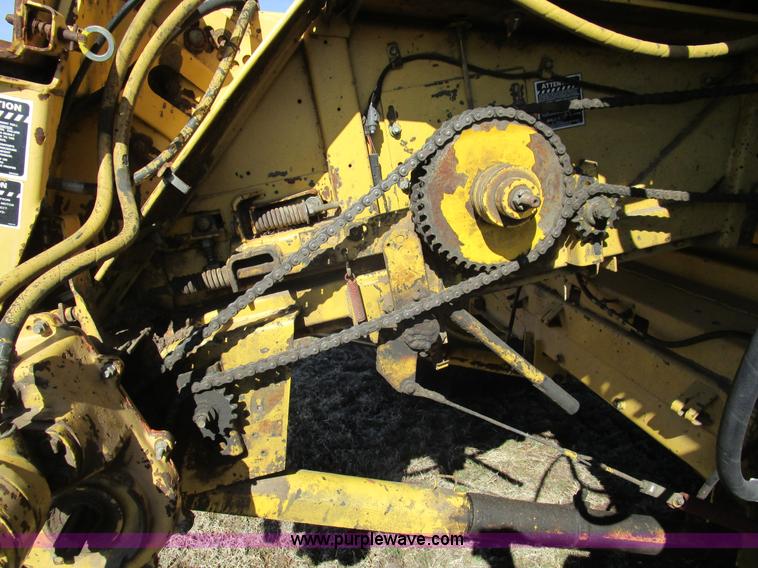 image for item D2297 1995 New Holland TR97 RWA combine