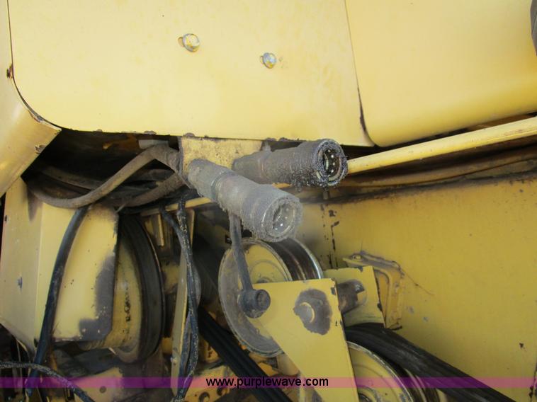 image for item D2297 1995 New Holland TR97 RWA combine
