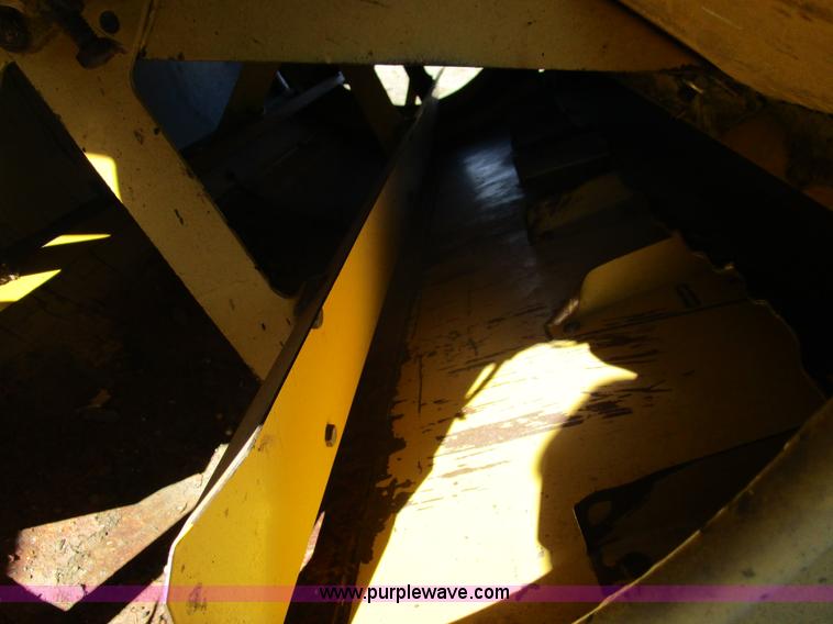 image for item D2297 1995 New Holland TR97 RWA combine