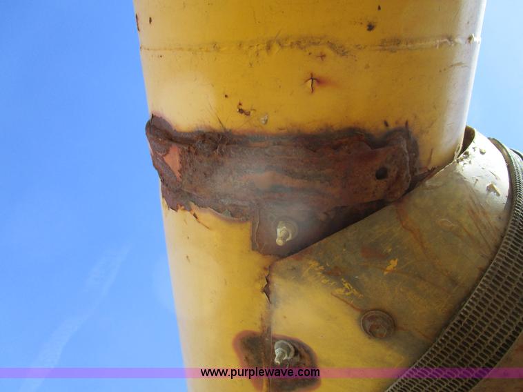 image for item D2297 1995 New Holland TR97 RWA combine