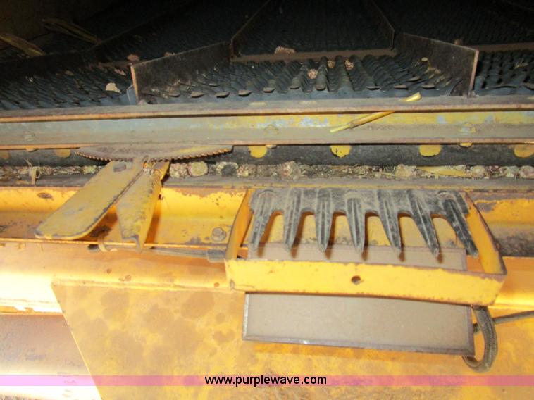 image for item D2297 1995 New Holland TR97 RWA combine