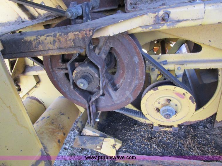 image for item D2297 1995 New Holland TR97 RWA combine