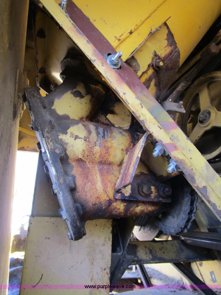 image for item D2297 1995 New Holland TR97 RWA combine