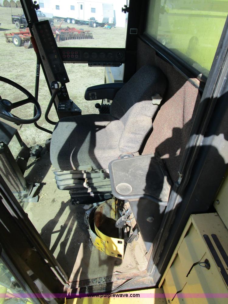 image for item D2297 1995 New Holland TR97 RWA combine