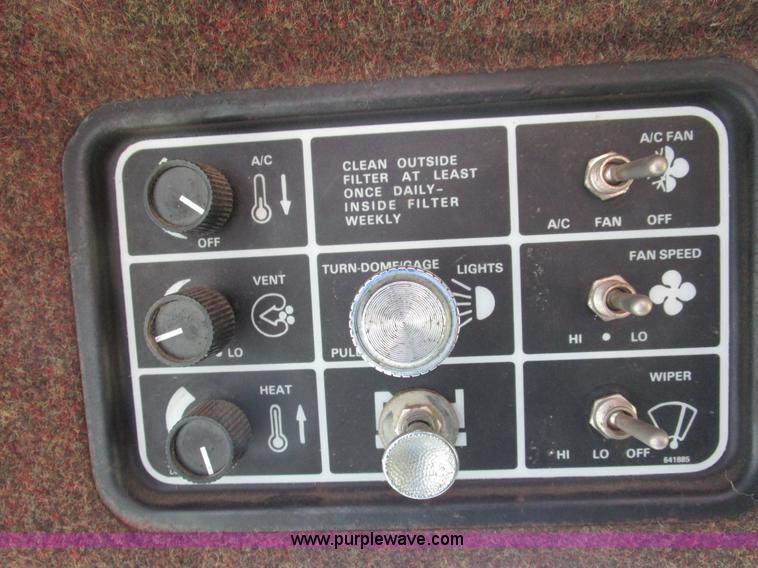 image for item D2297 1995 New Holland TR97 RWA combine