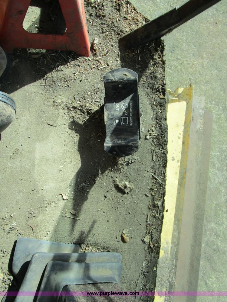 image for item D2297 1995 New Holland TR97 RWA combine