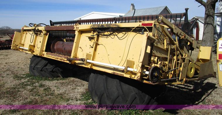 image for item D2297 1995 New Holland TR97 RWA combine