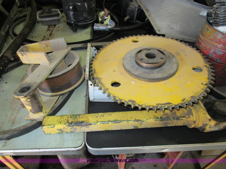 image for item D2297 1995 New Holland TR97 RWA combine