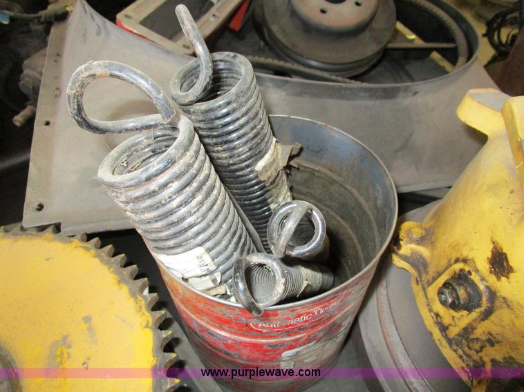 image for item D2297 1995 New Holland TR97 RWA combine