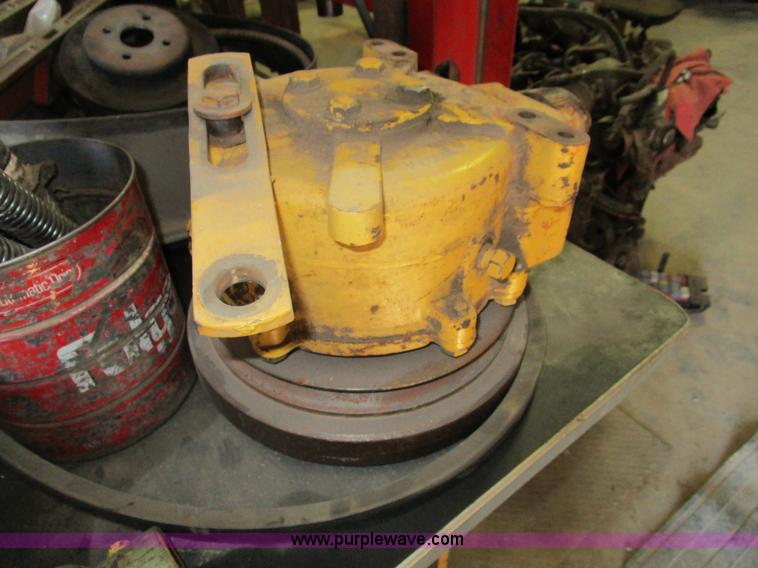 image for item D2297 1995 New Holland TR97 RWA combine