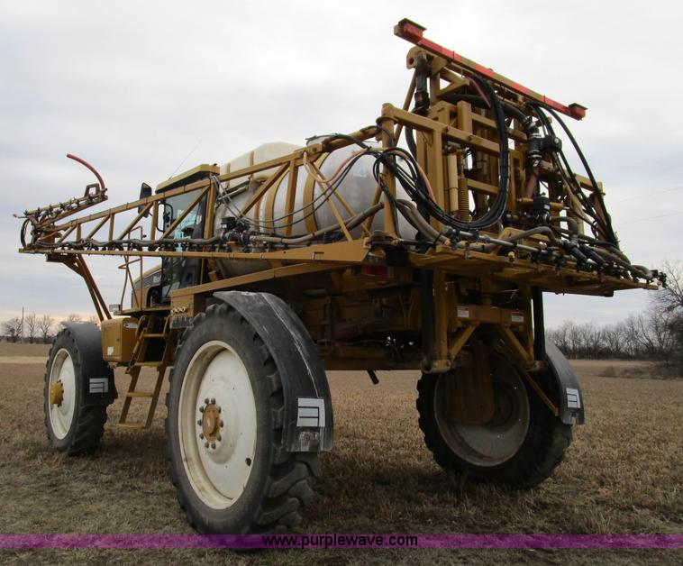image for item D2300 2004 Ag-Chem RoGator 1064 self-propelled sprayer