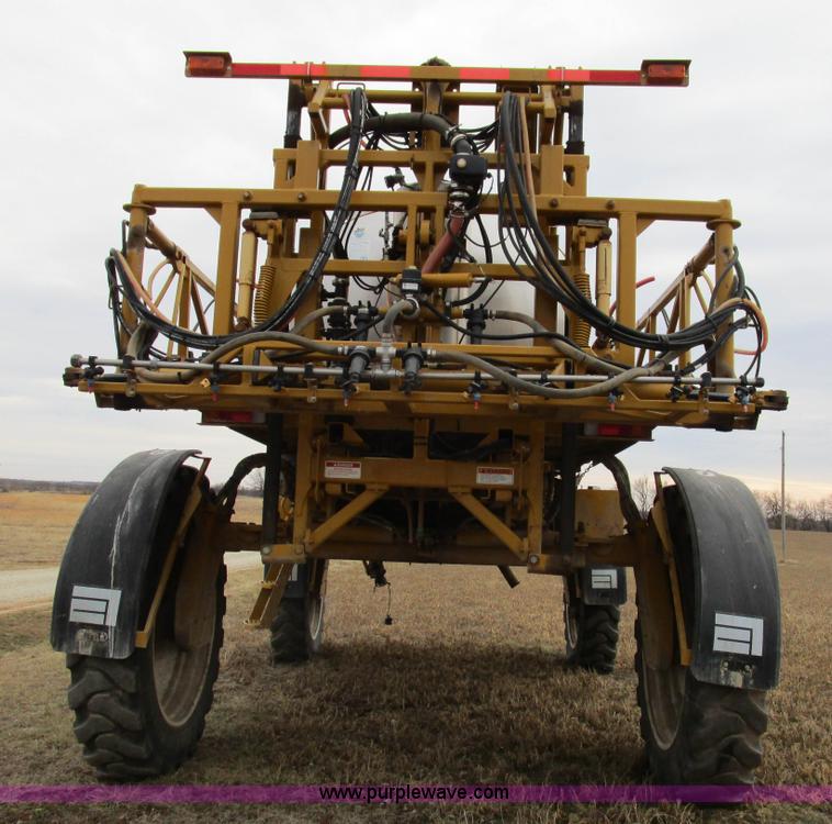 image for item D2300 2004 Ag-Chem RoGator 1064 self-propelled sprayer