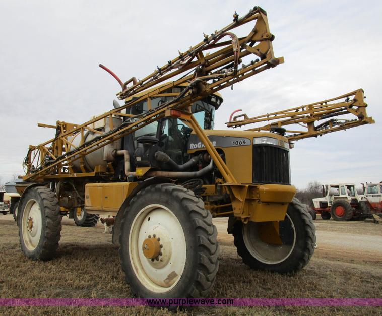 image for item D2300 2004 Ag-Chem RoGator 1064 self-propelled sprayer