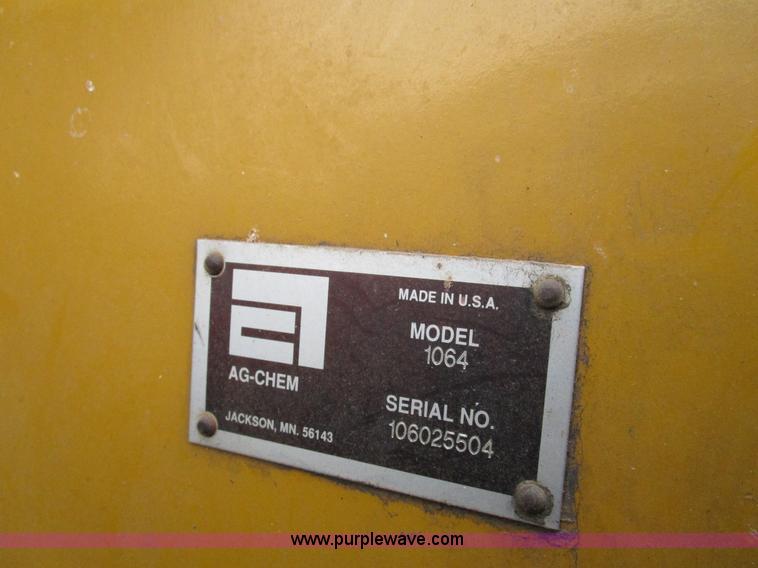 image for item D2300 2004 Ag-Chem RoGator 1064 self-propelled sprayer