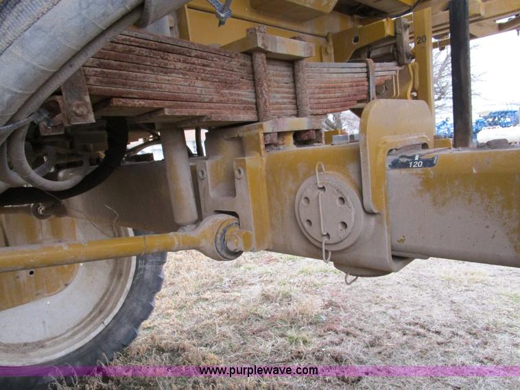 image for item D2300 2004 Ag-Chem RoGator 1064 self-propelled sprayer