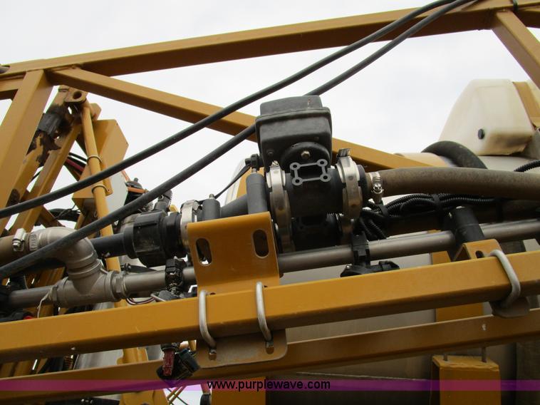 image for item D2300 2004 Ag-Chem RoGator 1064 self-propelled sprayer