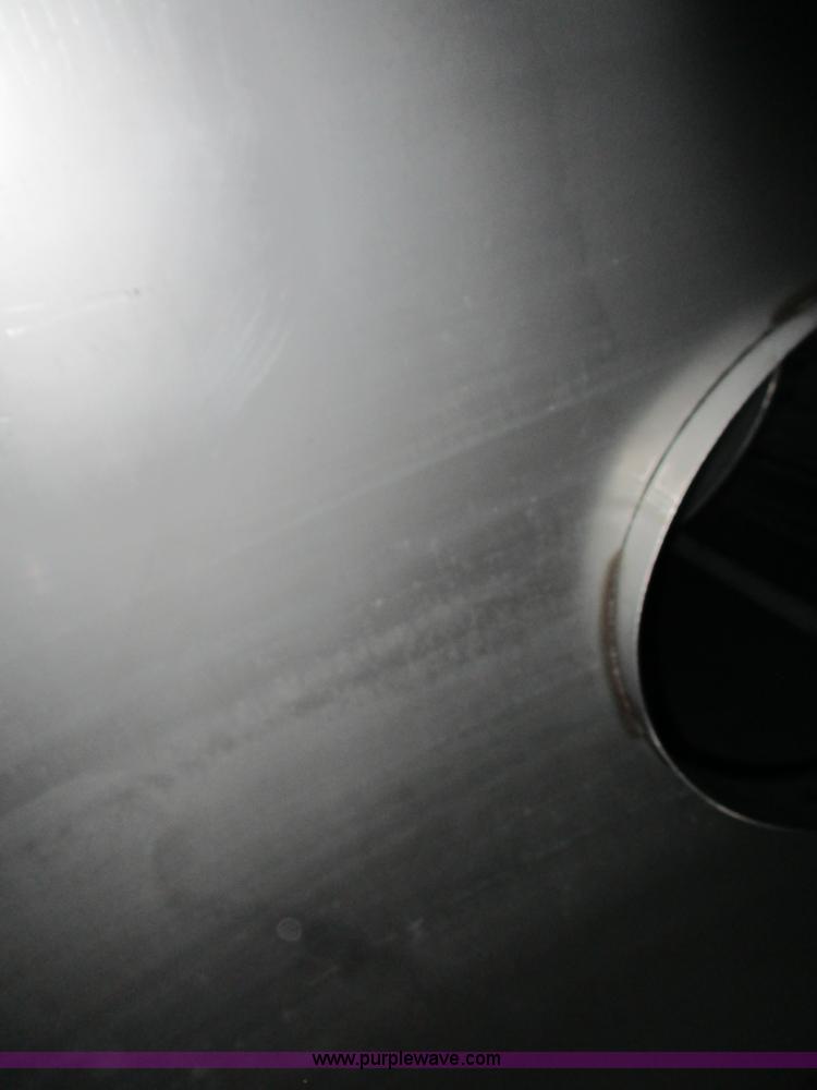 image for item D2300 2004 Ag-Chem RoGator 1064 self-propelled sprayer