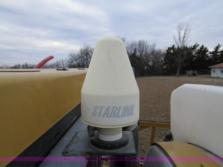 image for item D2300 2004 Ag-Chem RoGator 1064 self-propelled sprayer