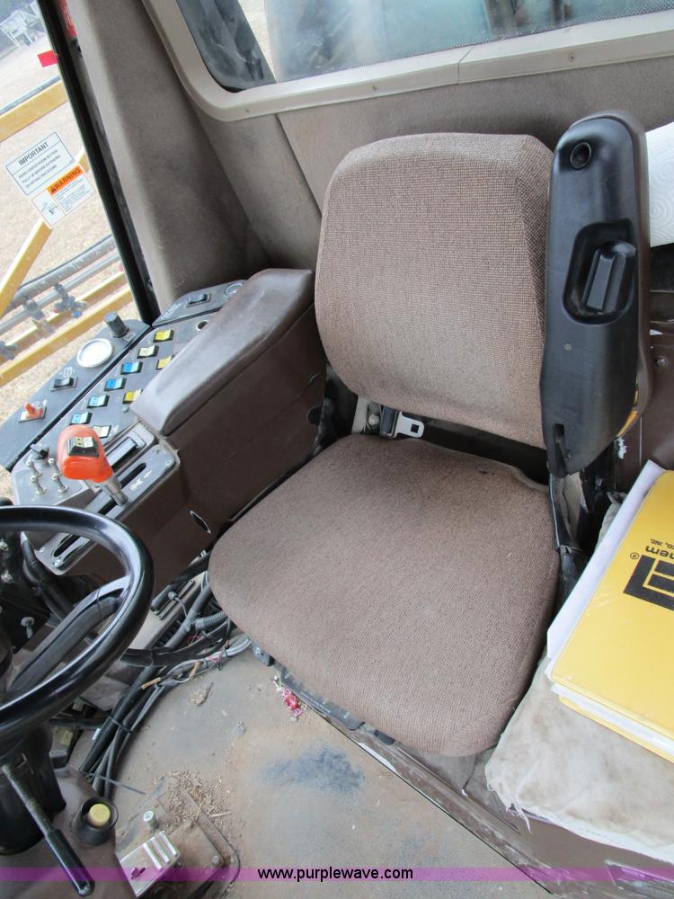 image for item D2300 2004 Ag-Chem RoGator 1064 self-propelled sprayer