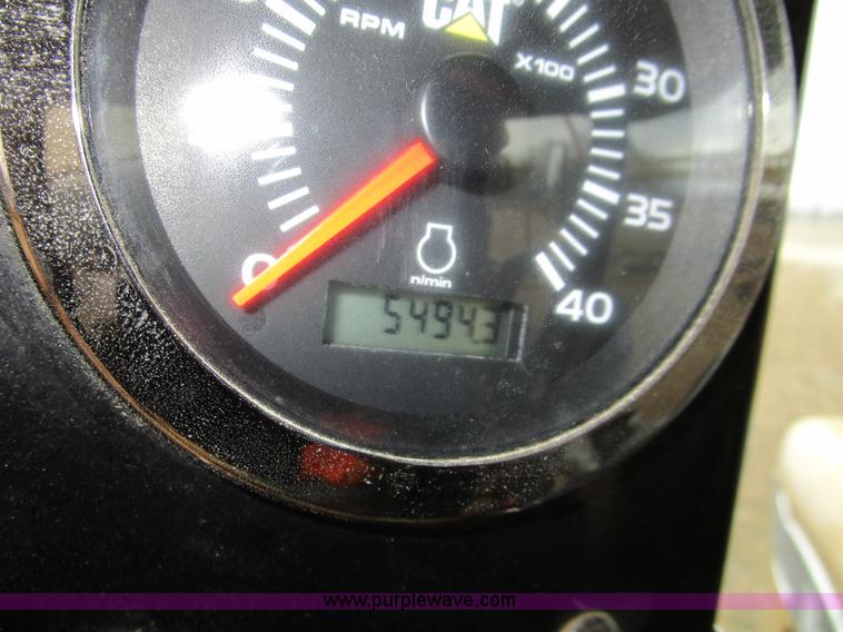 image for item D2300 2004 Ag-Chem RoGator 1064 self-propelled sprayer