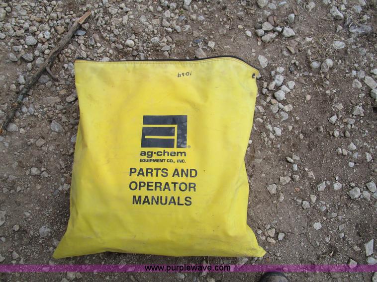 image for item D2300 2004 Ag-Chem RoGator 1064 self-propelled sprayer