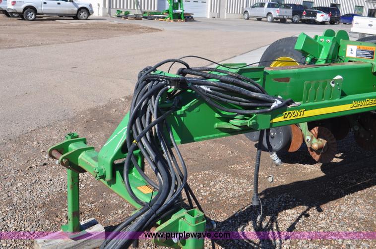 image for item F2205 2010 John Deere 1770NT planter