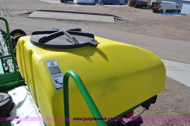 image for item F2205 2010 John Deere 1770NT planter