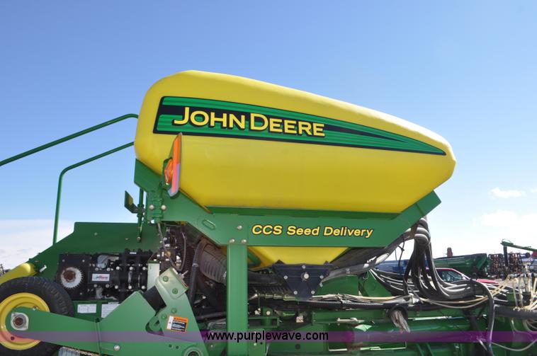 image for item F2205 2010 John Deere 1770NT planter