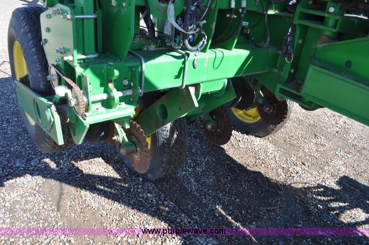 image for item F2205 2010 John Deere 1770NT planter