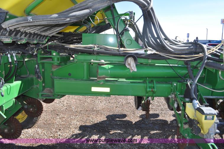 image for item F2205 2010 John Deere 1770NT planter