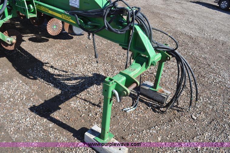 image for item F2205 2010 John Deere 1770NT planter