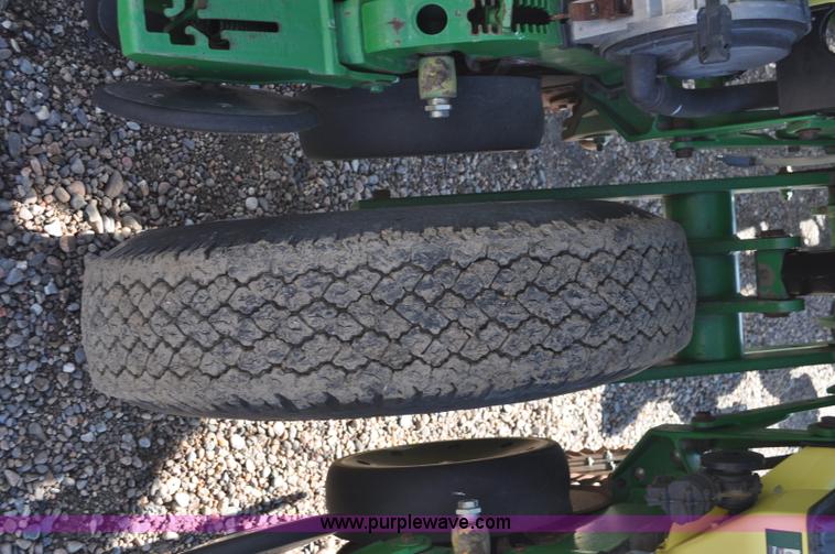 image for item F2205 2010 John Deere 1770NT planter