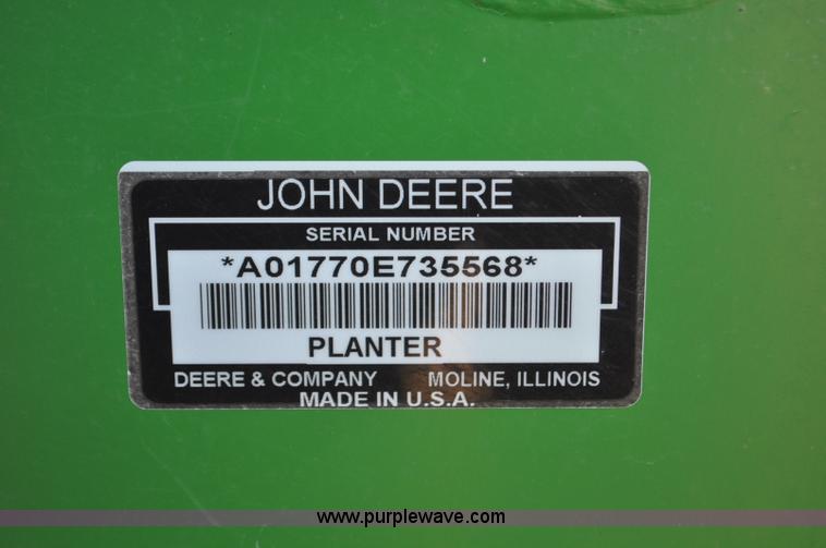 image for item F2205 2010 John Deere 1770NT planter