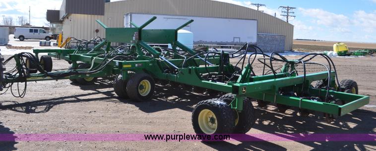 image for item F2206 2003 John Deere 1890 air drill seeder