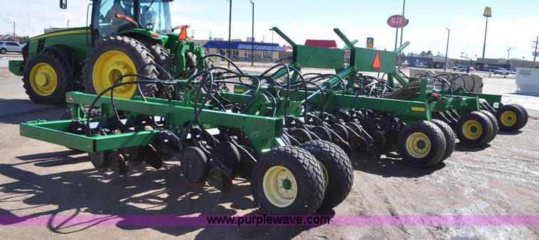 image for item F2206 2003 John Deere 1890 air drill seeder
