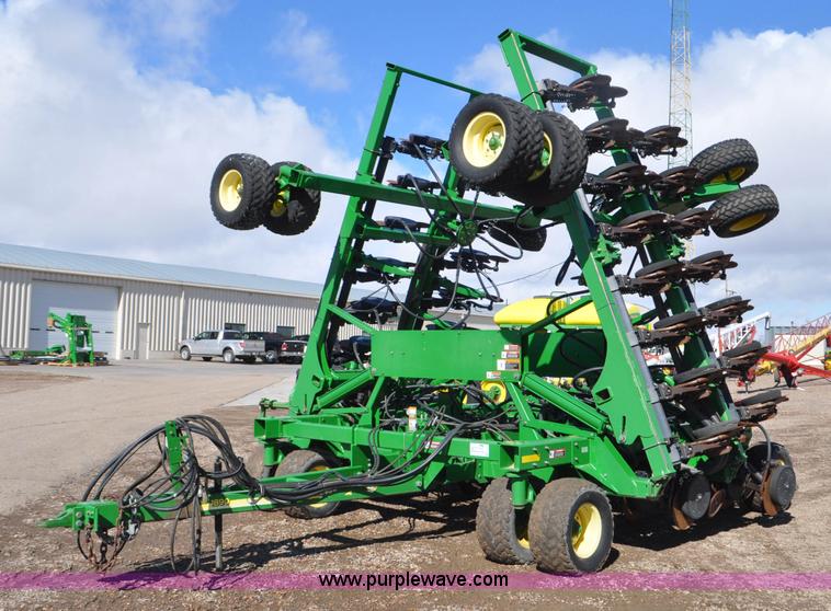 image for item F2206 2003 John Deere 1890 air drill seeder