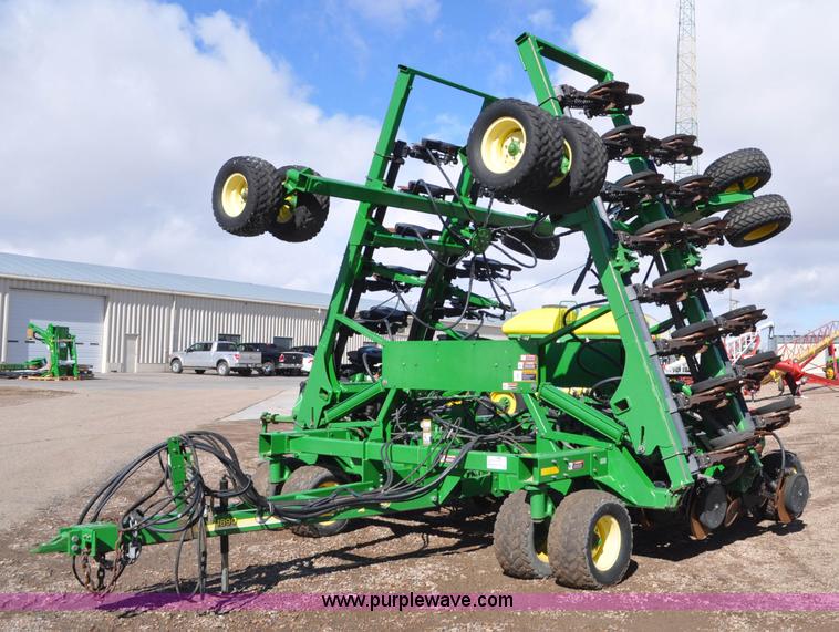 image for item F2206 2003 John Deere 1890 air drill seeder