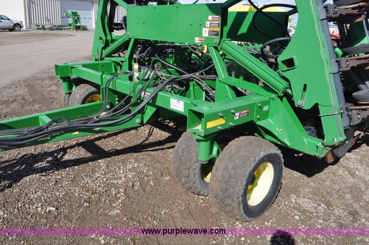 image for item F2206 2003 John Deere 1890 air drill seeder