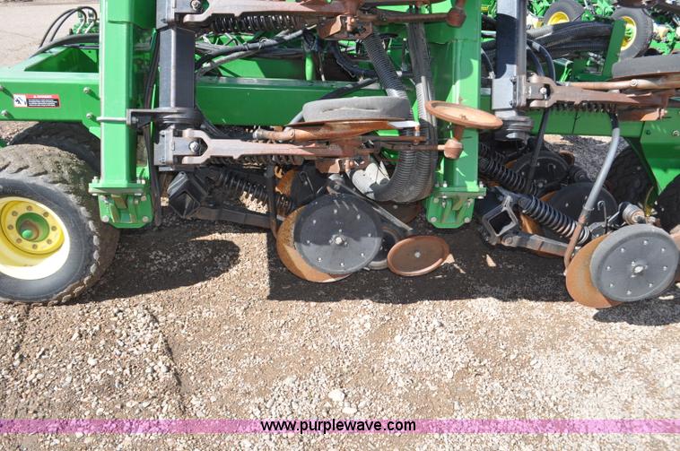 image for item F2206 2003 John Deere 1890 air drill seeder