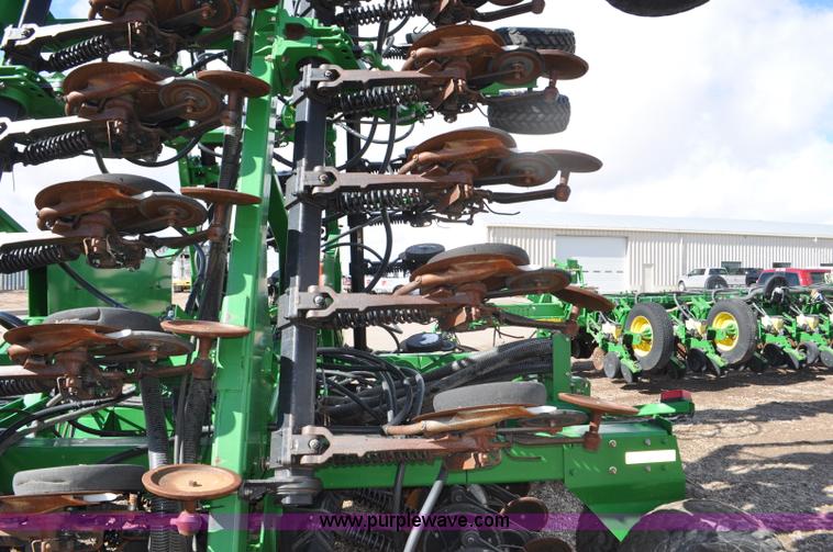 image for item F2206 2003 John Deere 1890 air drill seeder